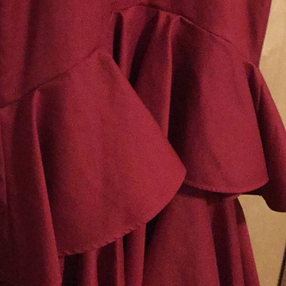 Alexis Zafina Sleeveless V-Neck High-Low D… - Picture 5 of 8